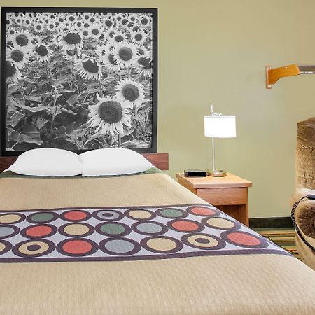 Super 8 By Wyndham Mt Pleasant Motel Mount Pleasant Luaran gambar