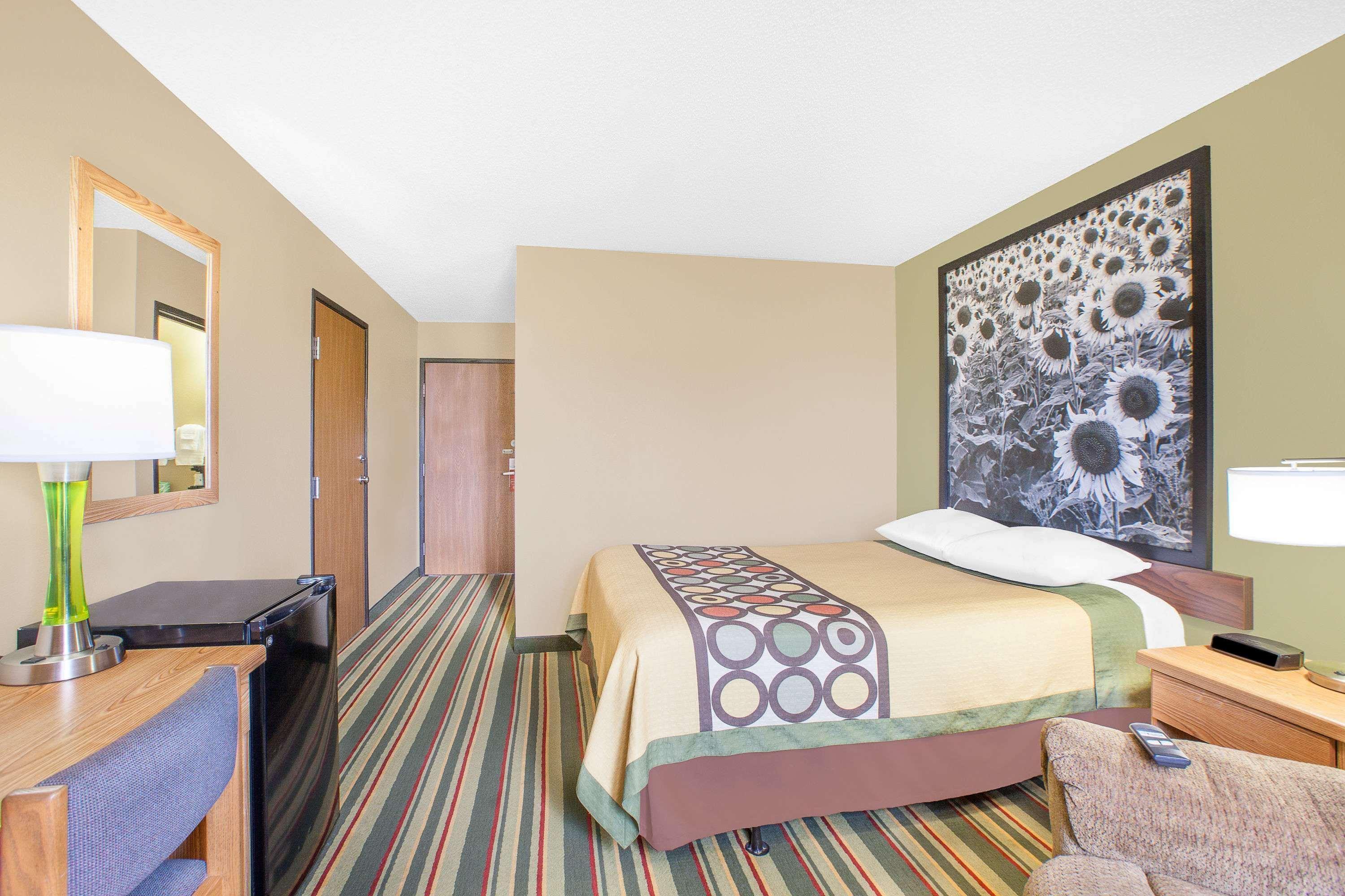 Super 8 By Wyndham Mt Pleasant Motel Mount Pleasant Luaran gambar